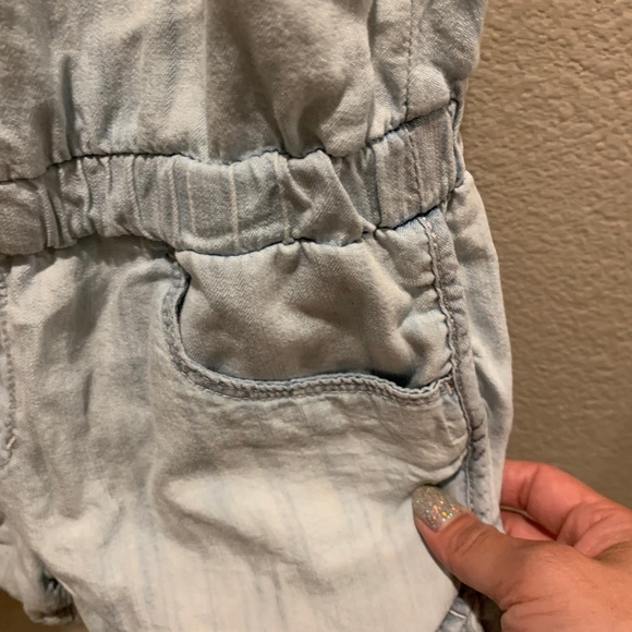 Levi's White Wash Romper w/ Embroideries - Picture 4 of 5